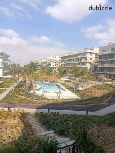 لايجار شقه 2 غرف  مفروشه بالكامل  جاهزة لسكن موقع مميز فيو حمام سباحه و لاندسكيب  villette sodic