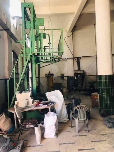 For rent, a chemical factory of 900 square meters for chemical activity in the industrial area of Margham on the main street.
