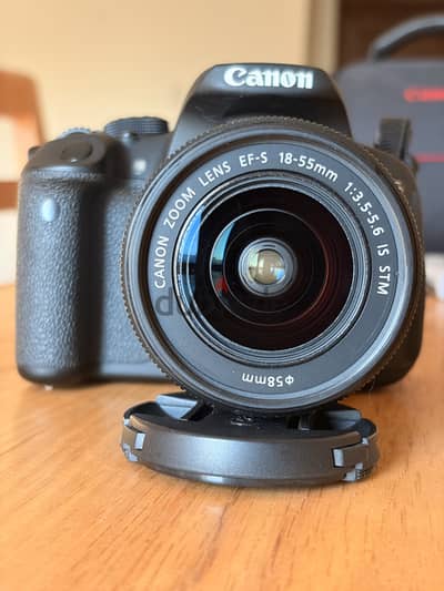 للبيع Canon EOS 700D حالة ممتازة جدا، استعمال نظيف ومعاها كل المشتملات