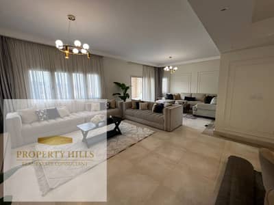 للبيع فيلا استلام فوري بحمام سباحة خاص450 متر في كمبوند اب تاون المقطم القاهرة الجديدة Uptown Compound Mokattam New Cairo