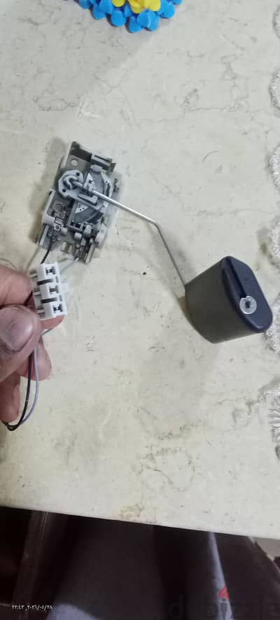 عوامة مؤشر بنزين جراند سيراتو