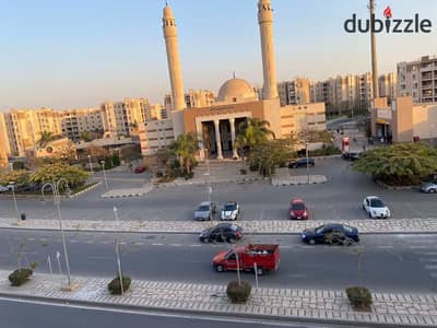 شقه للايجار في مدينتي قانون فيو الخدمات مباشر تشطيبات خاصه بسعر لقطه