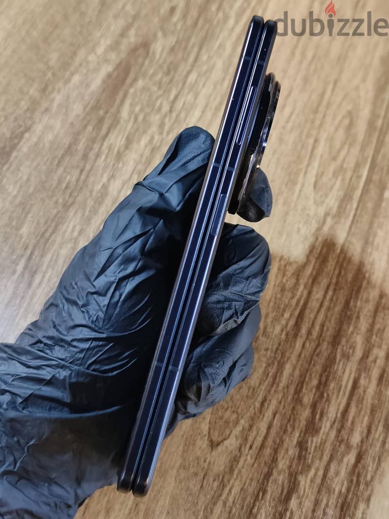 Honor Magic V5 3