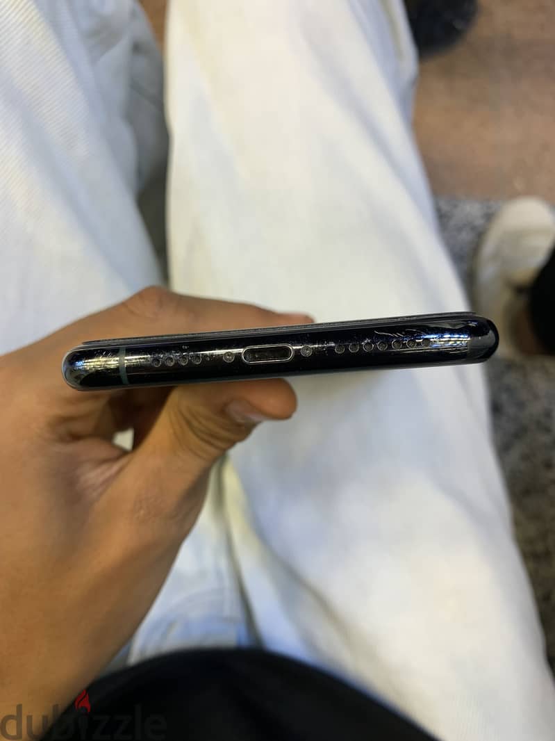 Apple - iPhone 11 Pro Max 4