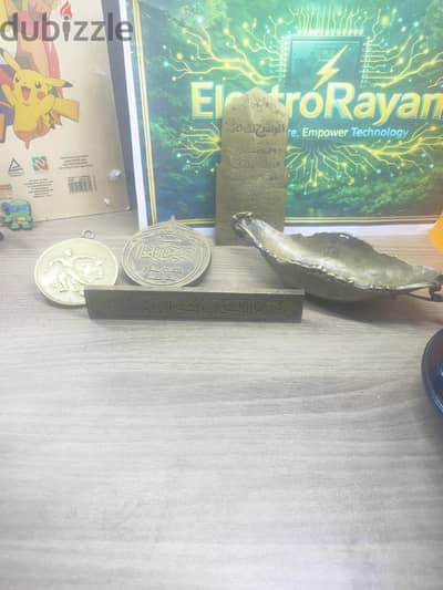 قطع انتيكا  من النحاس الخالص مشغولات يدويه وزن الكل 790 جرام