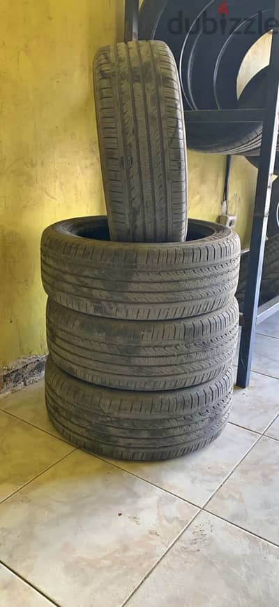 كوتشات بحالة جيدة