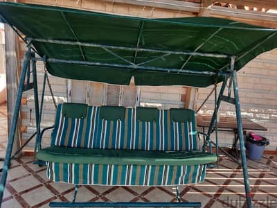 مرجيحة حديد ٤ افراد بكل مشتملاتها