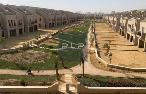 تاون هاوس للبيع في جرين سكوير صبور بالمستقبل سيتي | برايم لوكيشن | فيو لاندسكيب وبحيرة