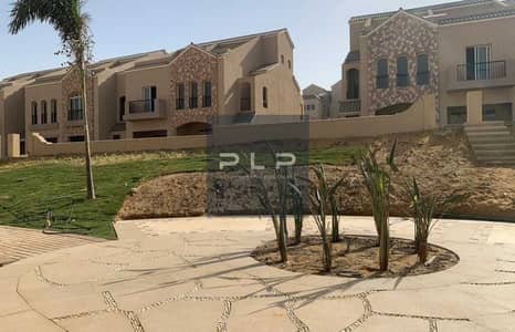 تاون هاوس ميدل للبيع في جرين سكوير | أفضل موقع | فيو لاندسكيب وبحيرة - مدينة المستقبل