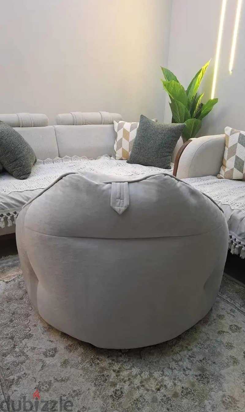 beanbag with side pockets 2