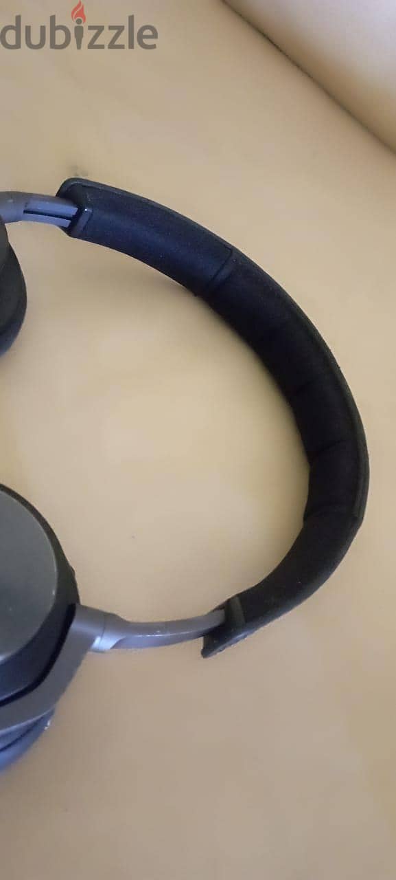 B&O headphones 2