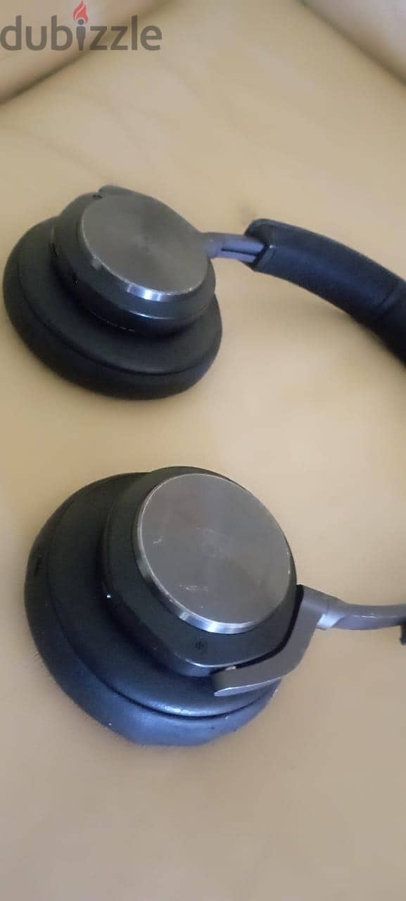 B&O headphones 3
