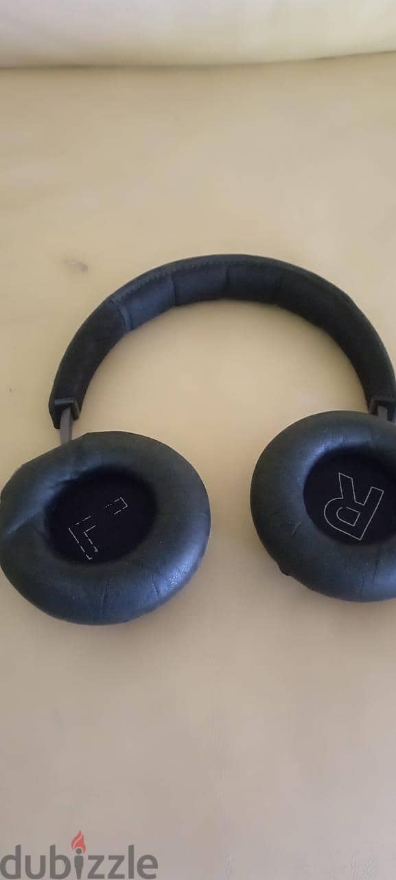 B&O headphones 8