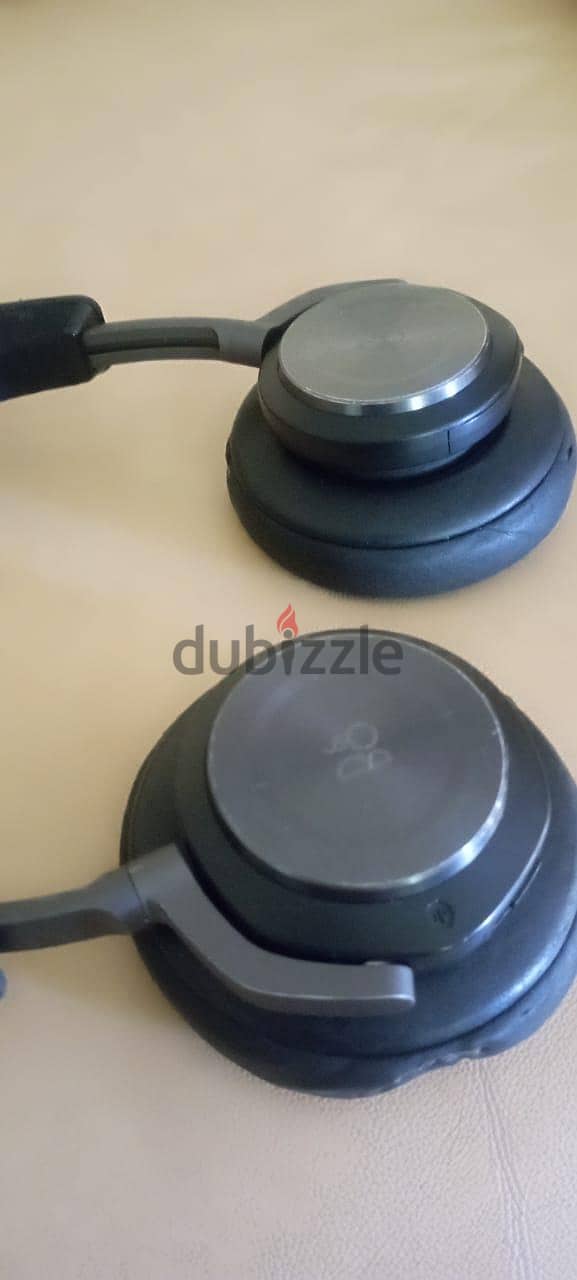 B&O headphones 9