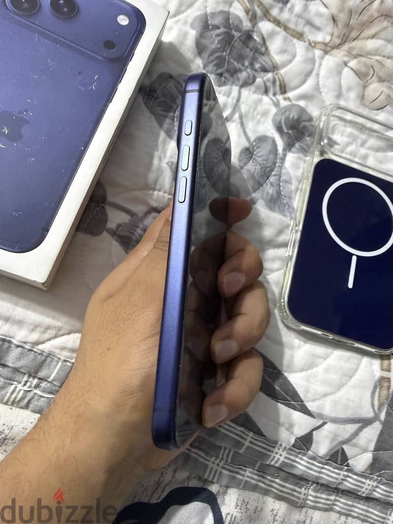 Apple - iPhone 17 Pro Max 5