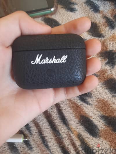 marshall earnuds
