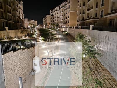 دوبليكس بمساحة 205  مترًا مربعًا في موقع متميز، بمقدم 5% وأقساط تصل إلى 12 عامًا، في كمبوند سراي في اميز مرحلة ، في قلب أرقى مناطق مدينة المستقبل