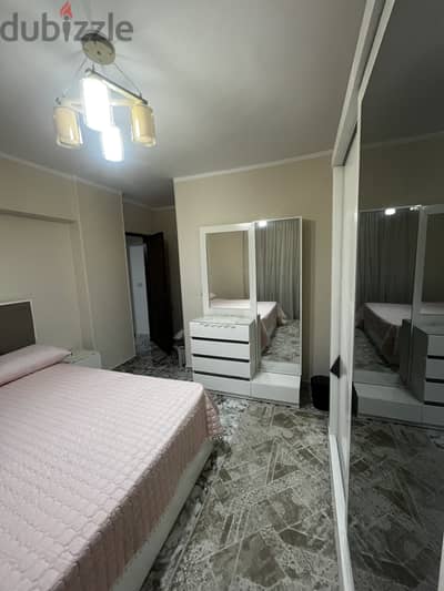 Modern Luxury bedroom natural wood
