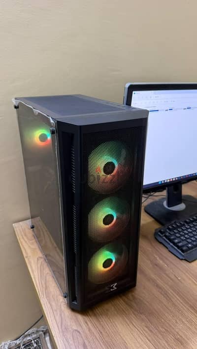 للبيع PC جيمينج وشغل مونتاج بحالة ممتازة