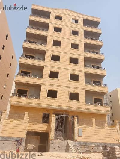 For sale, a 210 square meter apartment directly from the owner, immediate delivery.