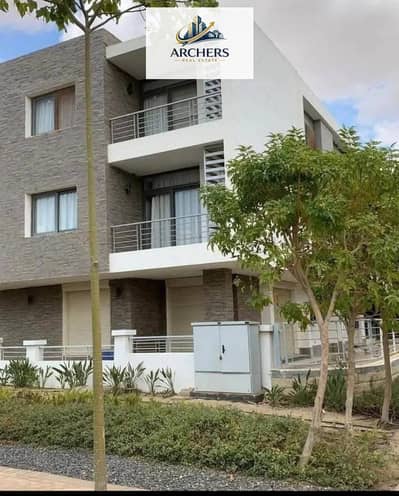 شقة Double View ( اقل مقدم + خصم 50% للكاش ) اقساط علي 12 سنه صف اول علي علي الفيو تاج سيتي /Taj City New Cairo