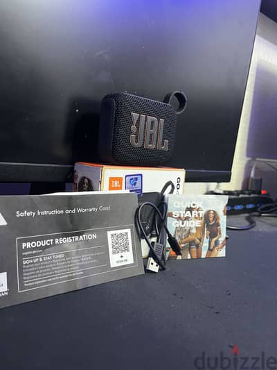 سماعه jbl استعمل  خفيف جدا  شبه جديده استعمال شخصي   ضد المياه