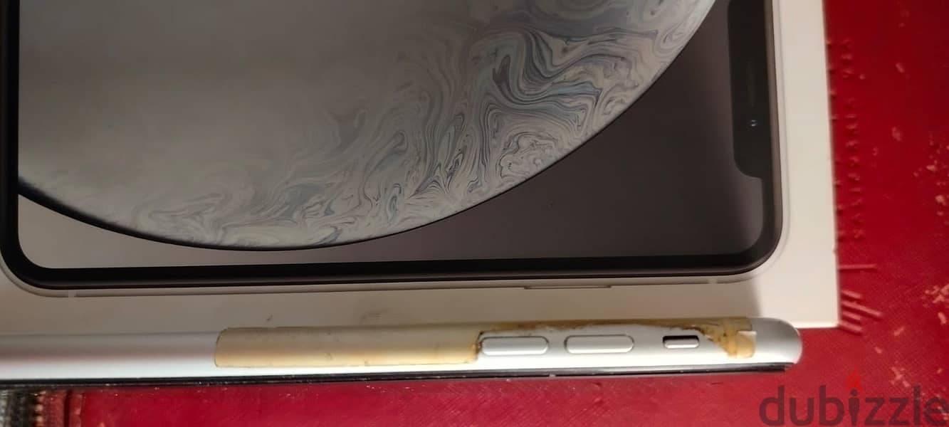 Apple - iPhone XR 1