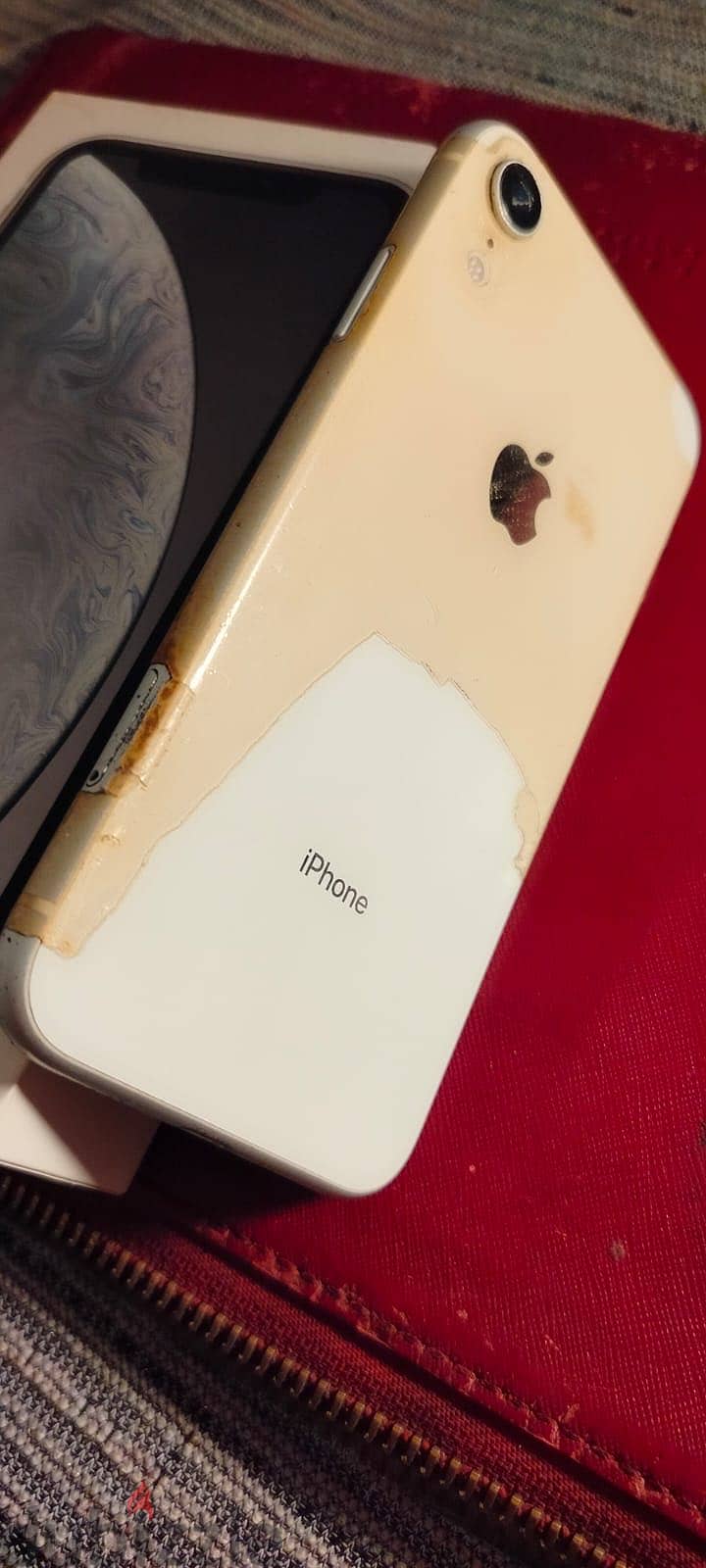 Apple - iPhone XR 7