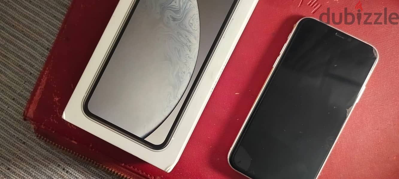 Apple - iPhone XR 11