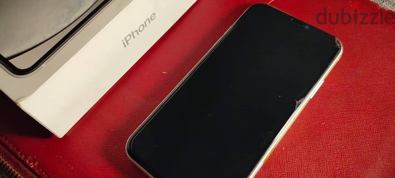 Apple - iPhone XR 12