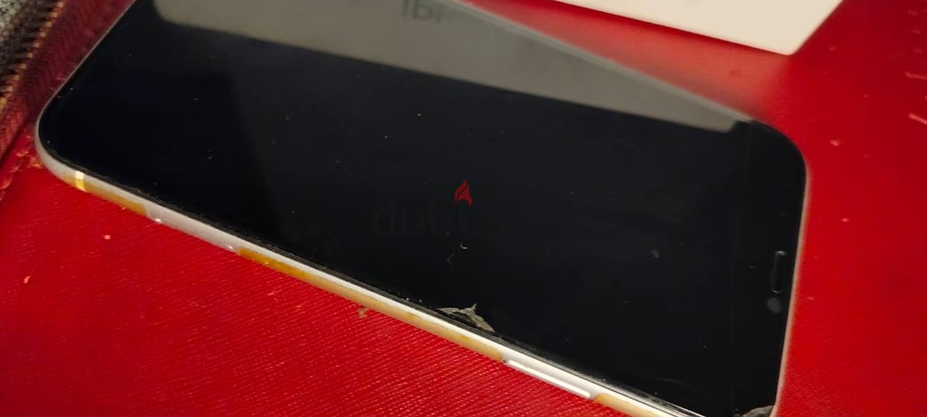 Apple - iPhone XR 13