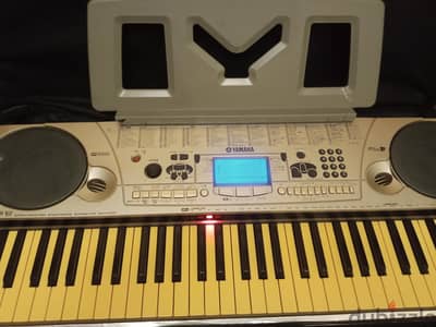 piano yamaha psr J51بالسكوينسير
