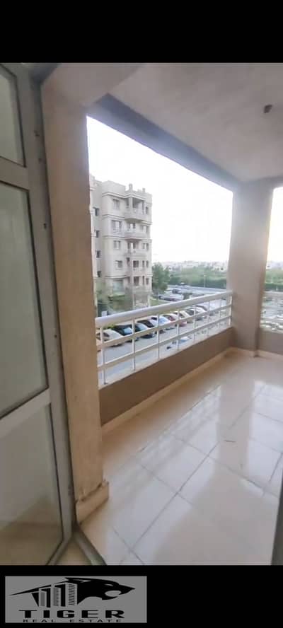 للبيع 124م 3غرف نوم 2حمام جنب كل الخدمات سعر ممتاز جدا