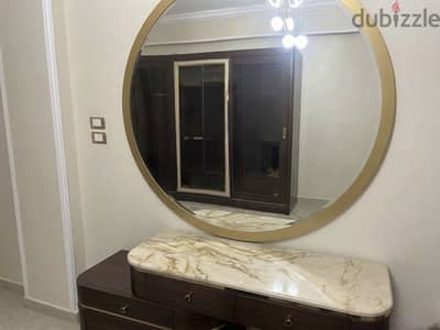 غرفه نوم مودرن استخدام خفيف و نضيف جدا