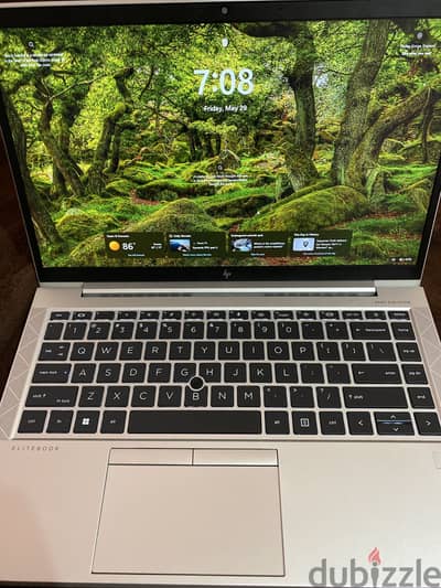 لاب توب من الجيل ١١ للبيع
