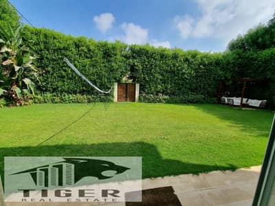 فيلا متاحه للبيع المفروش فى مدينتى مساحه الارض 730 متر مساحه المبانى 460 متر تعديل وتشطيب خاص غير كل فلل مدينتى من الخارج ومن الداخل سمارت سيستم و كاميرات مراقبه 5 عرف نوم منهم 3 ماستر + غرفه مربيه بحمام خاص بالغرفه +  مكتب + جيم + غرفه غس