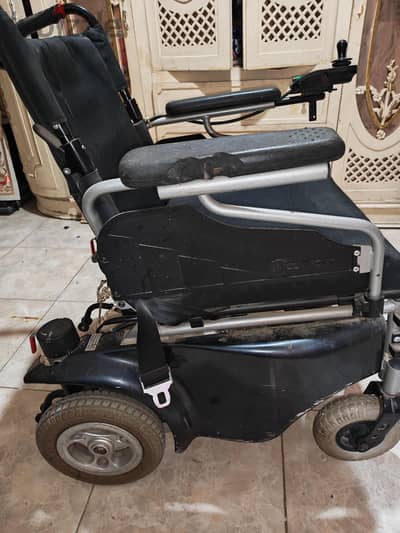 Electric wheelchair