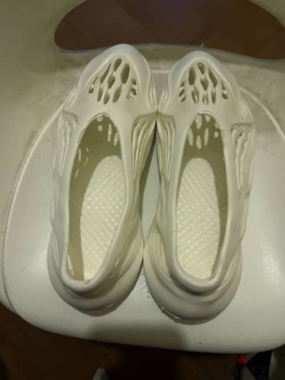 Yeezy Foam RNR Cream / White - High Quality New size 40-41