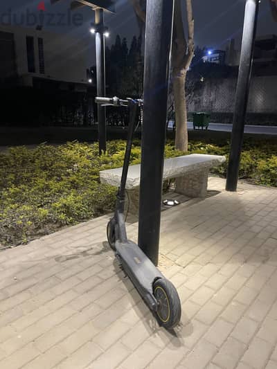 Segway e scooter nine bot g 30