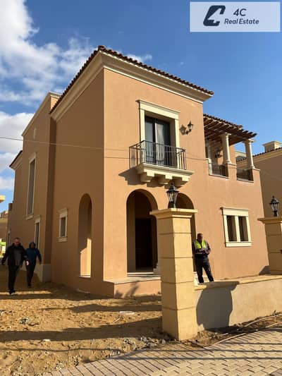 فيلا استلام فوري بفيو مميز ريسيل بأقل من سعر الشركة 3 غرف وغرفة مربية في City Gate التجمع الخامس بالقرب من جولدن سكوير وشارع التسعين للبيع