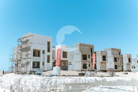 توين هاوس للبيع في سيزن الساحل الشمالى متشطب بالتكييفات والمطبخ  تقسيط بمقدم 10% استلام سنة