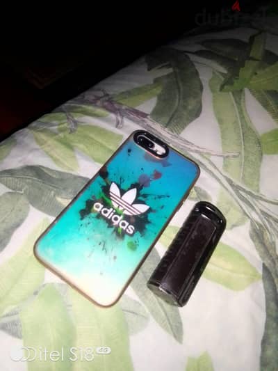 آبل - آيفون 8 بلس