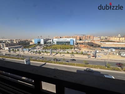 شقه للبيع في الحي الخامس منطقة الفلل علي المحور مباشرتا موقع مميز جدااا