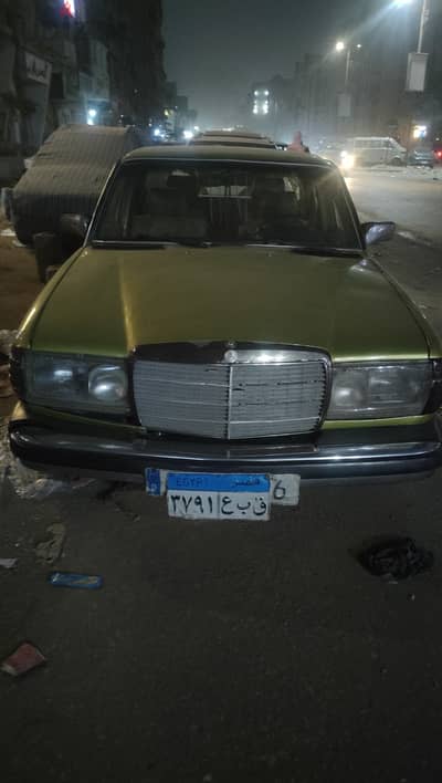 مرسيدس بنز 200 1978