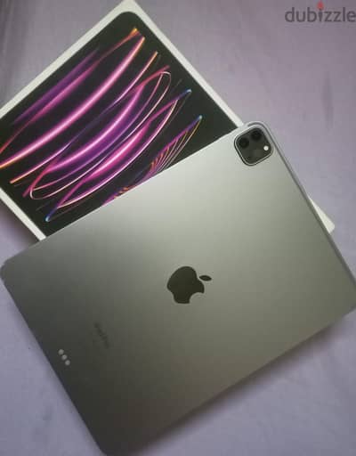 ايباد برو M2 جيل رابع . . واي فاي مساحه ١٢٨