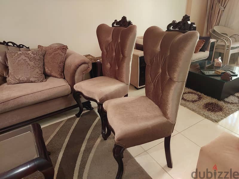 Saloon 4