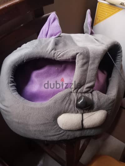 بيت للقطه حاله ممتازه  فرصه لعدم الاستخدام