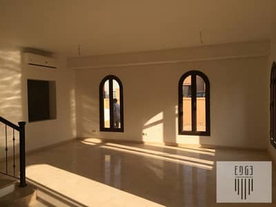 تاون هاوسكورنر  نص مفروش تشطيب معدل فيو مميز و اميز لوكيشن بالكمبوند