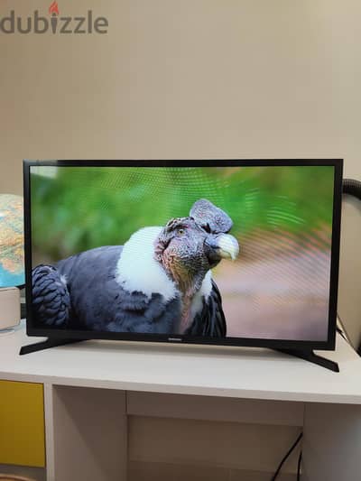 شاشه سامسونج 32 بوصه سمرت استعمال خفيف جدا