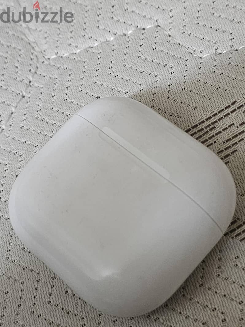 AirPods 4 Version White 1